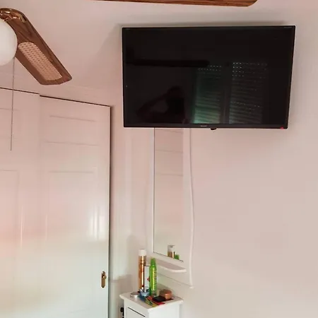 Family With 2 Bedrooms Apartment
